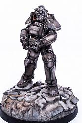 Fallout 4: T-45 Power Armor 1:4 scale Statue