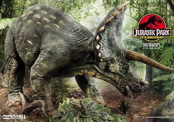 Jurassic Park: Triceratops 1:15 Scale Statue